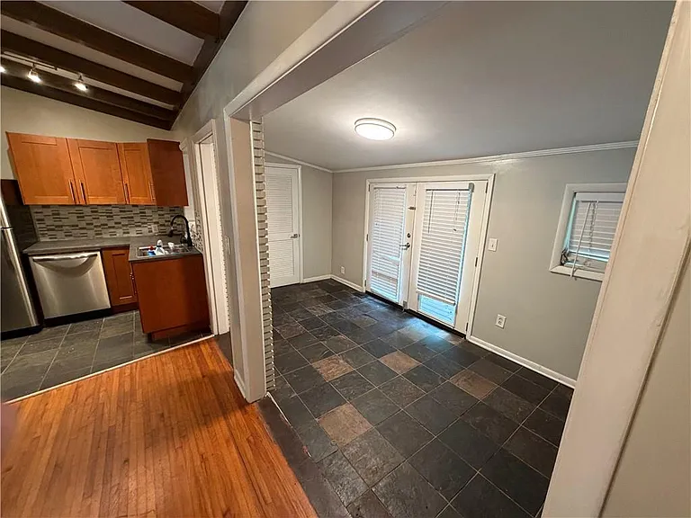 1847 Dorsey Ave — Photo 11