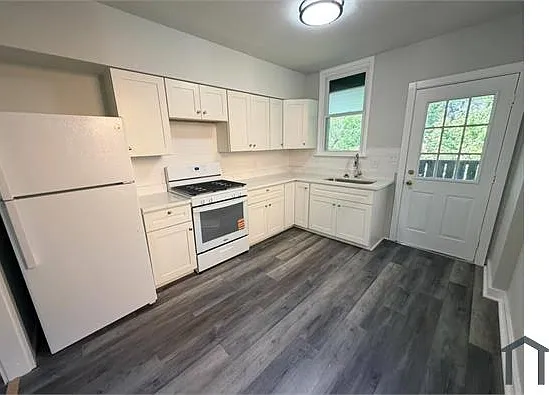 5 bed, 2212 sqft, $2,750 — Photo 3