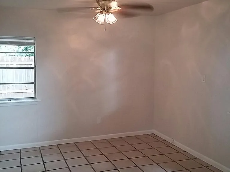 9500 Brown Ln #GARAGE APART — Photo 3