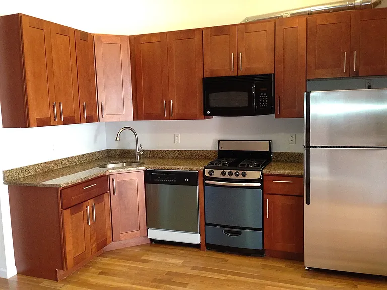 172 E 108th St #1 — Photo 3