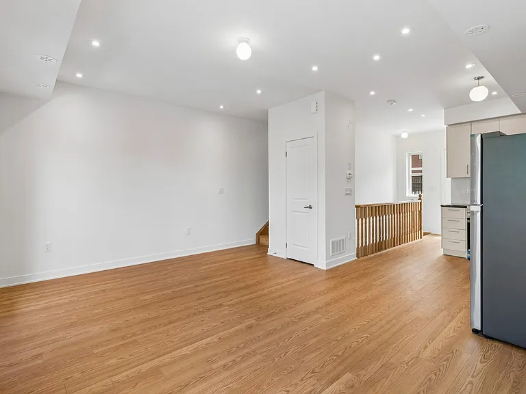 15100 Yonge St #206 — Photo 10
