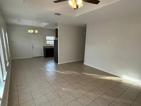 5th image of 2609 Larkspur Ave