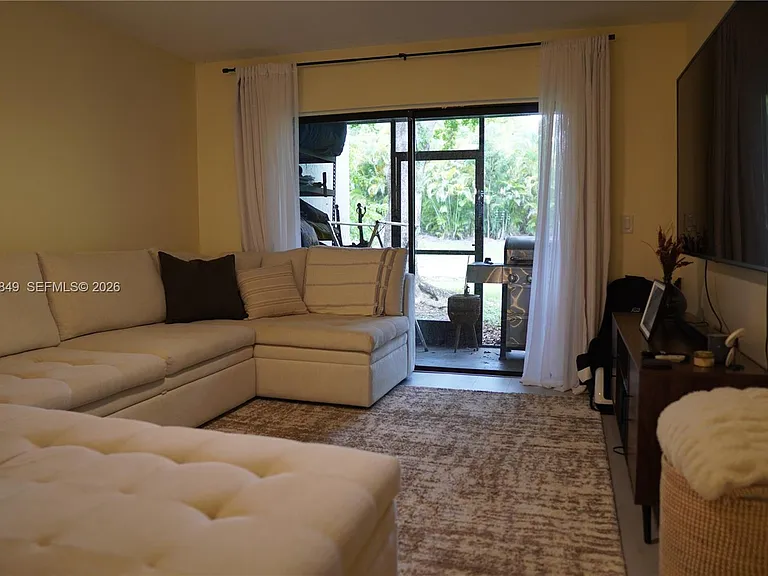 453 Lakeview Dr #2 — Photo 5