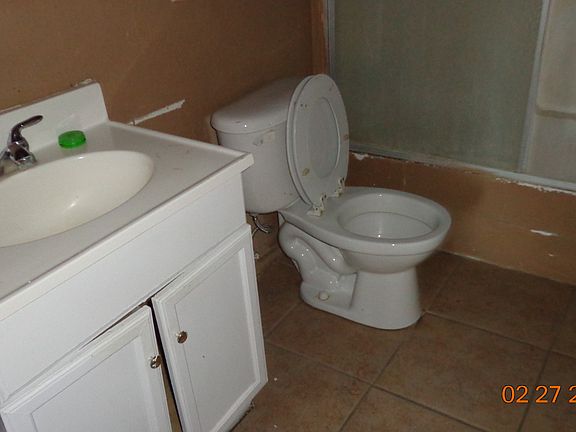 5th image of 301 E Denvil St