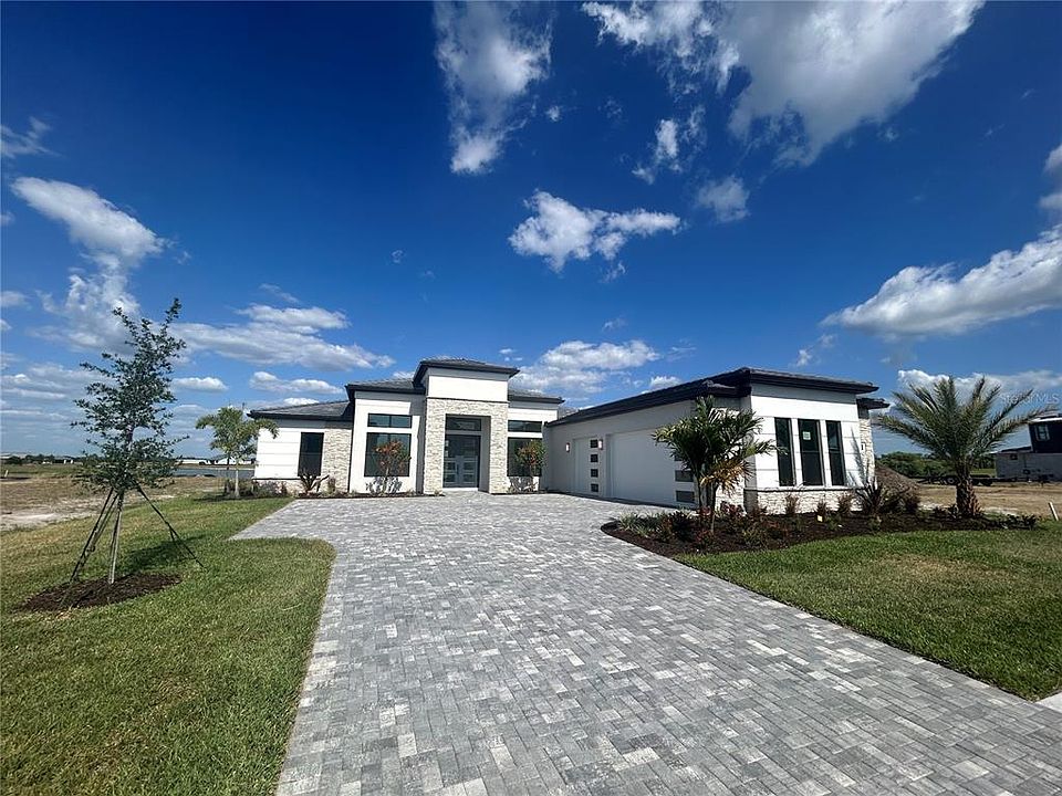 1st image of 2437 Waterfront Cir