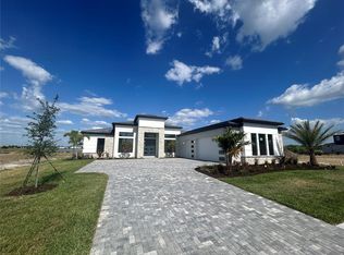 2437 Waterfront Cir, Sarasota, FL 34240