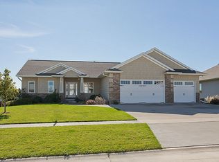 5230 Triple Crown Dr, Marion, IA 52302