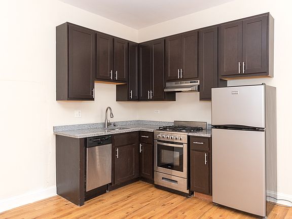 3rd image of 4737 N Hermitage Ave APT 102