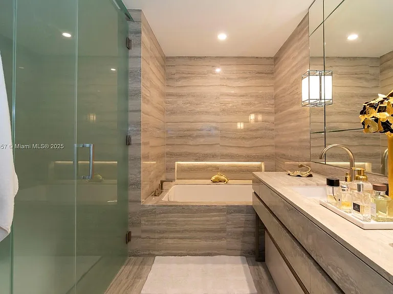 18975 Collins Ave #4102 — Photo 31