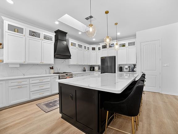 4th image of 3630 W 38th Pl