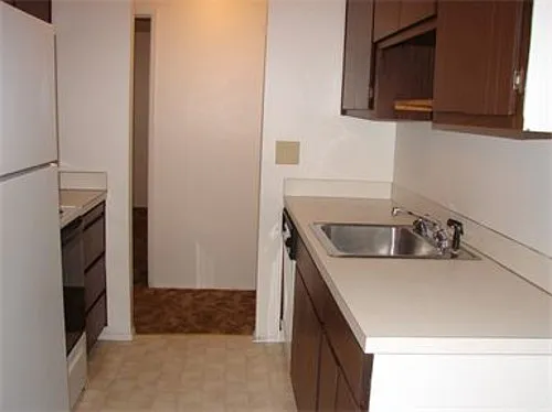 Building Photo - 906 E 4th St #10