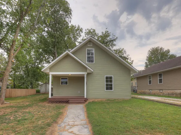 1126 S Maple Street, Carthage, MO 64836