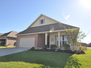 225 Still Waters Rd, Broussard, LA 70518