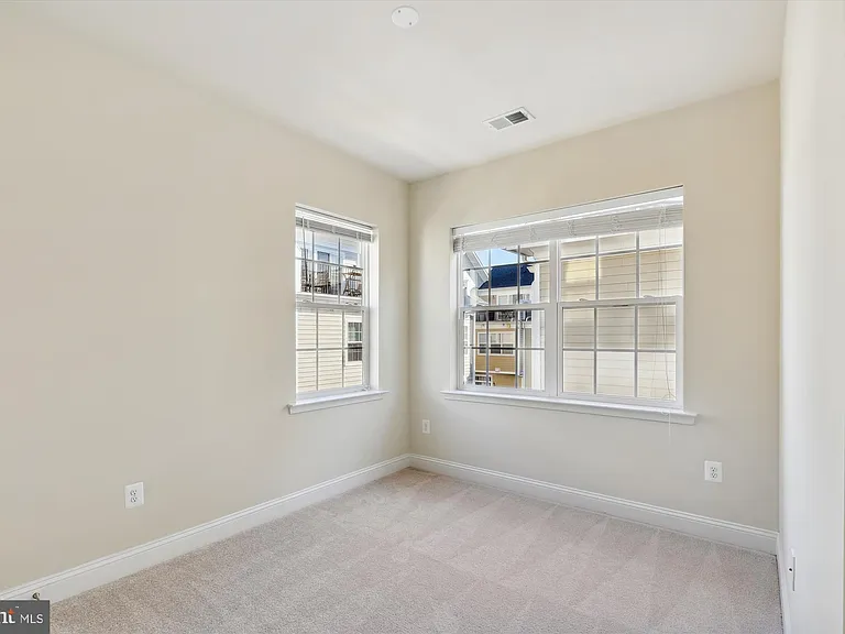 67 Linden Pl — Photo 21