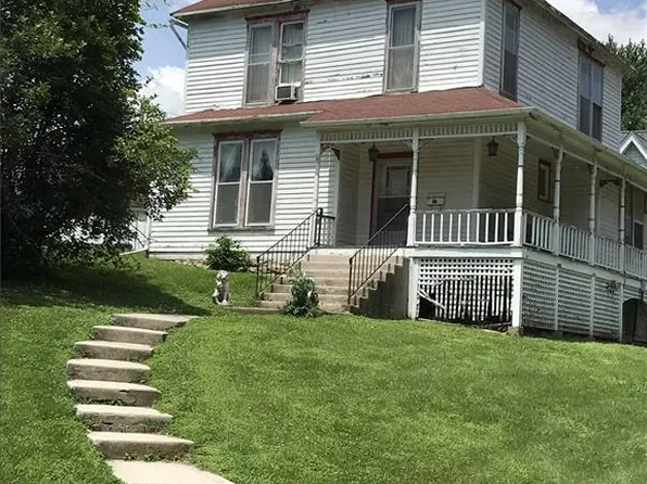 401 Jackson St, Louisiana, MO 63353