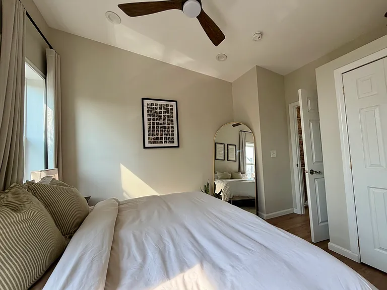 815 S Potomac St — Photo 5