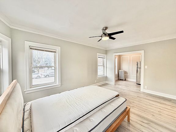 4th image of 7645 N Rogers Ave APT 1E