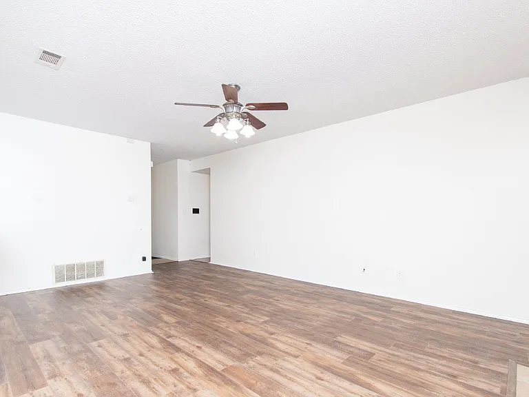 3301 Dorothy Jane Dr — Photo 11