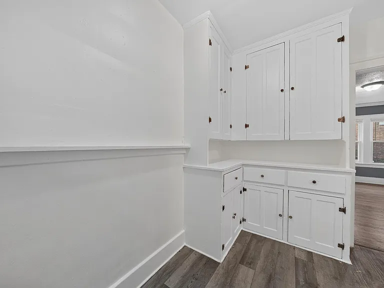 2025 Calvert St — Photo 20