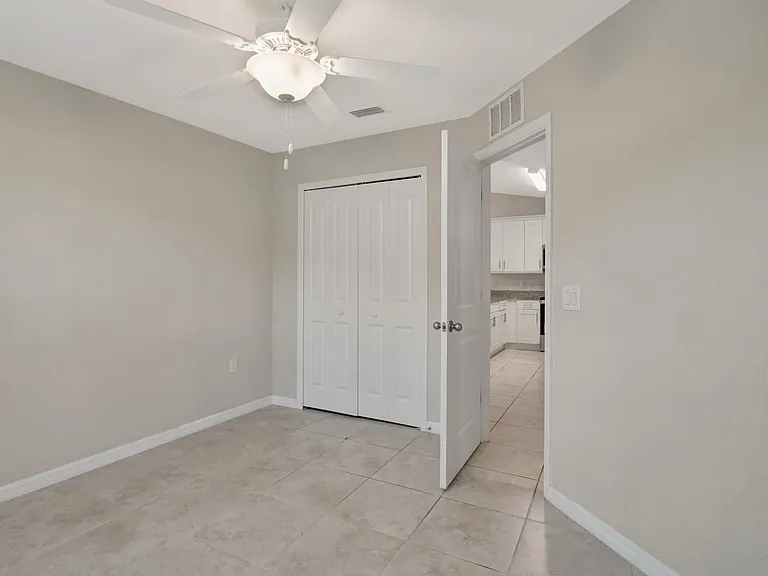 1014 Diplomat Pkwy W — Photo 11