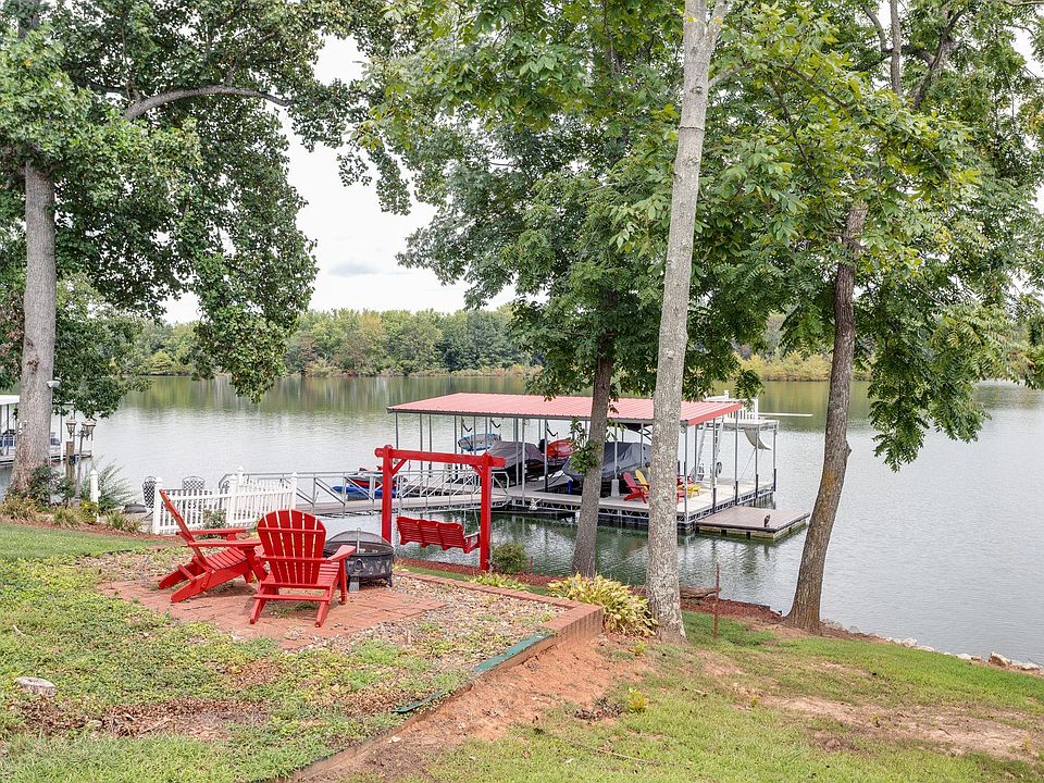 1st image of 587 Waters Edge Dr