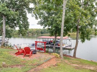 587 Waters Edge Dr, Estill Springs, TN 37330