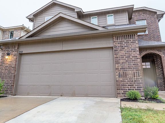 3rd image of 13921 Heywood Dr