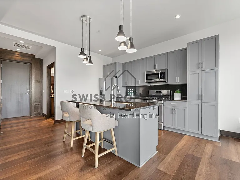 1145 N High St #504 — Photo 7