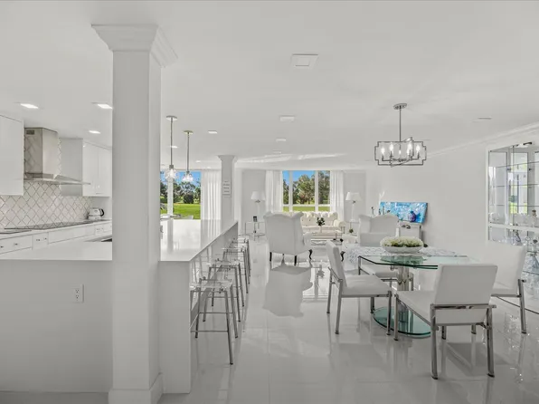 5390 WOODLAND LAKES Drive #105, Palm Beach Gardens, FL 33418