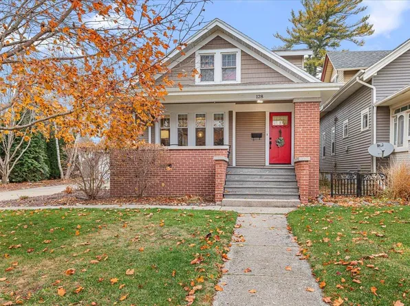 128 Wilson AVENUE, West Bend, WI 53090
