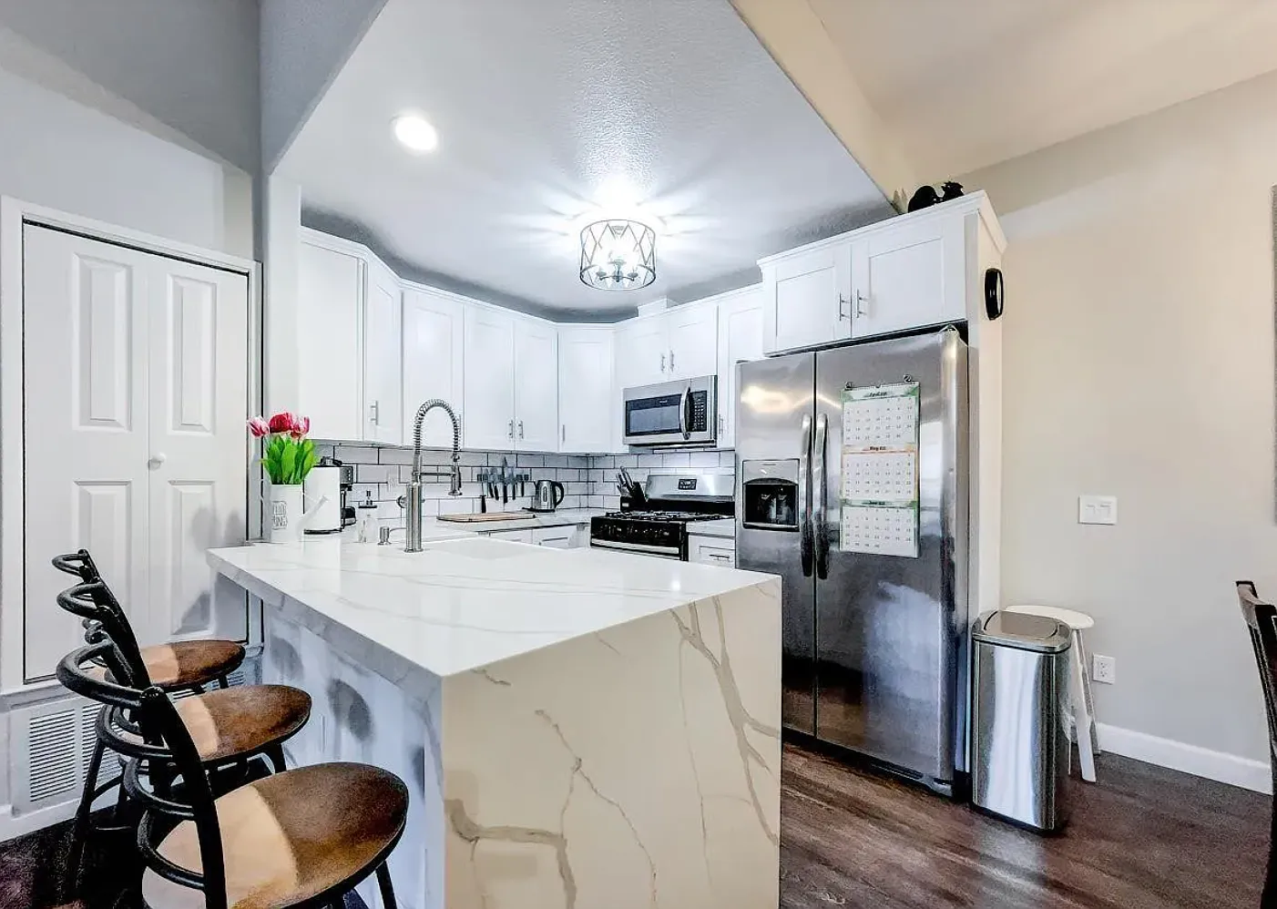3 bed, 1115 sqft, $3,500 — Photo 2