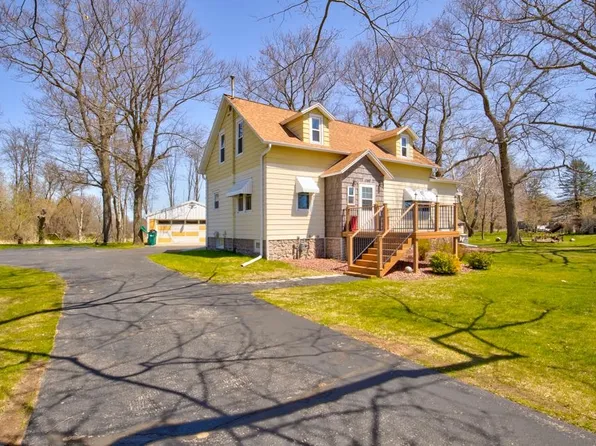 1146 Edwin St, Marinette, WI 54143