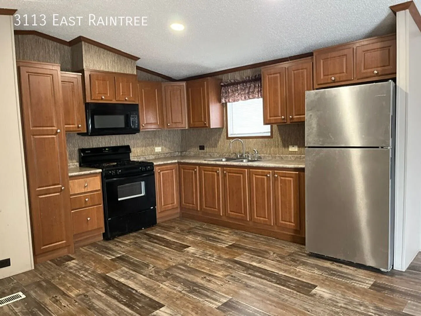 3 bed, 2.0 bath, $949 — Photo 4