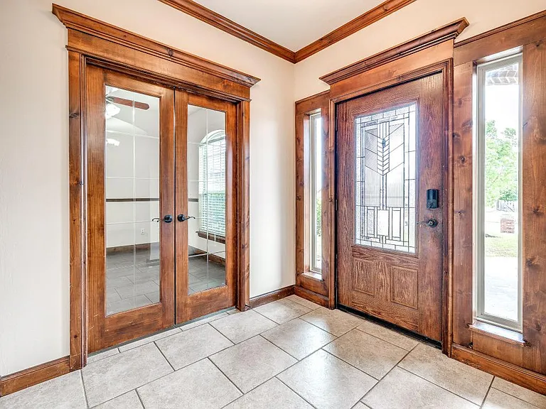 2121 Mill Creek Way — Photo 3