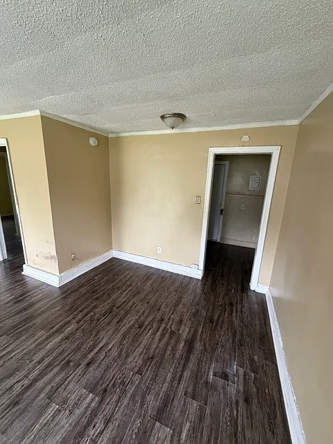 2 bed, 1.0 bath, $800 — Photo 4