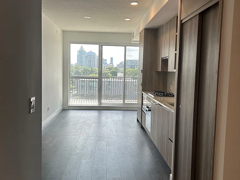 75 Billes Hts #915 — Photo 3