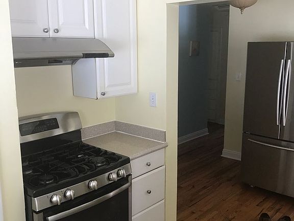 5th image of 2265 E Garfield Ave