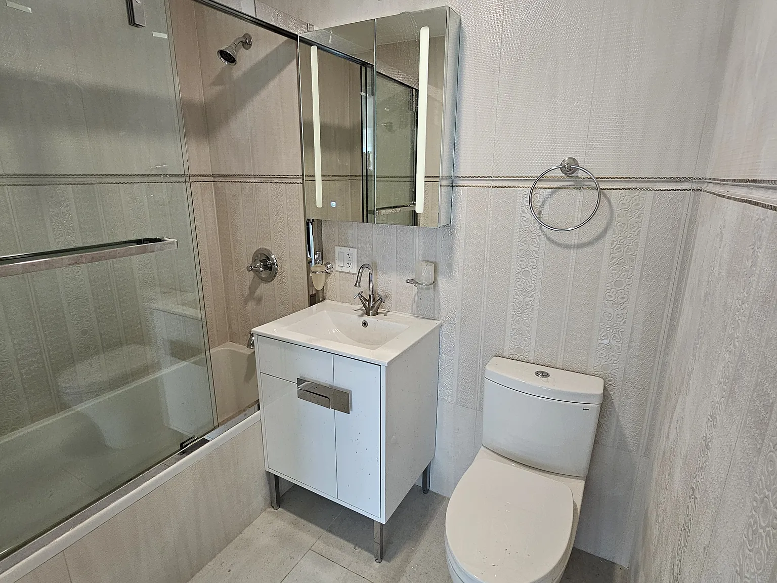 2 bed, $3,700 — Photo 2