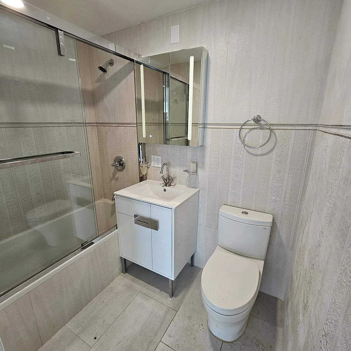 Building Photo - 2725 E 21st St #2