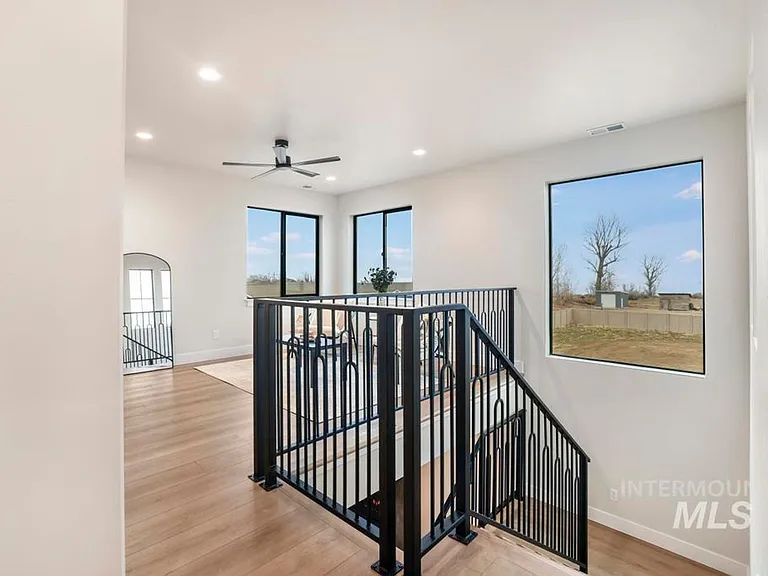 547 Canyon Falls Dr — Photo 34