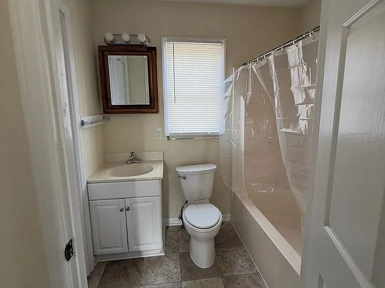 327 Taylor St — Photo 6
