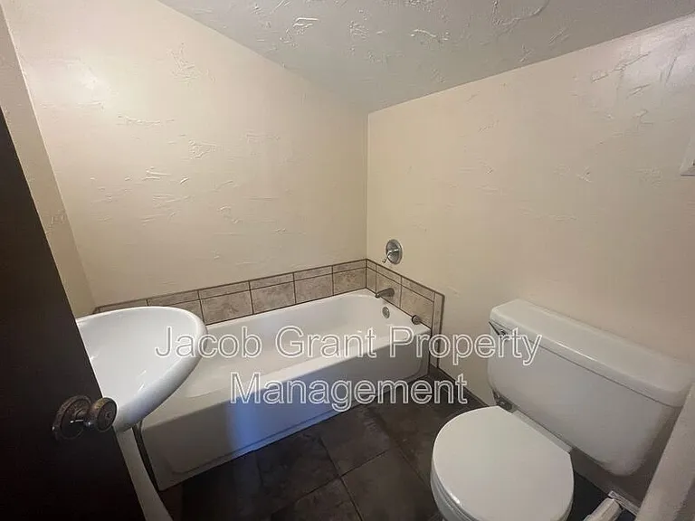 1298 Idaho Ave #1 — Photo 8