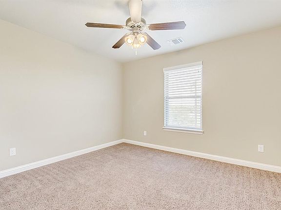 4th image of 3033 Weave Ct #3033