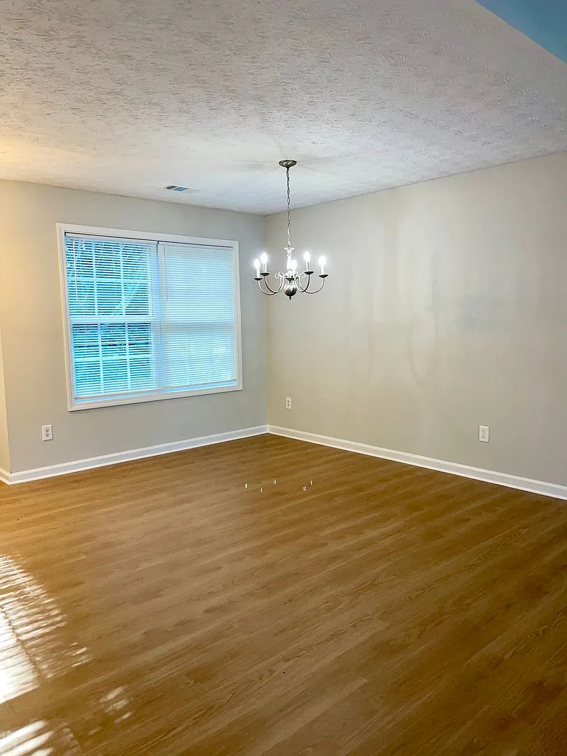 Centrally Located 4 Bed/3 Bath Home w/ Recent Updates! — Photo 3