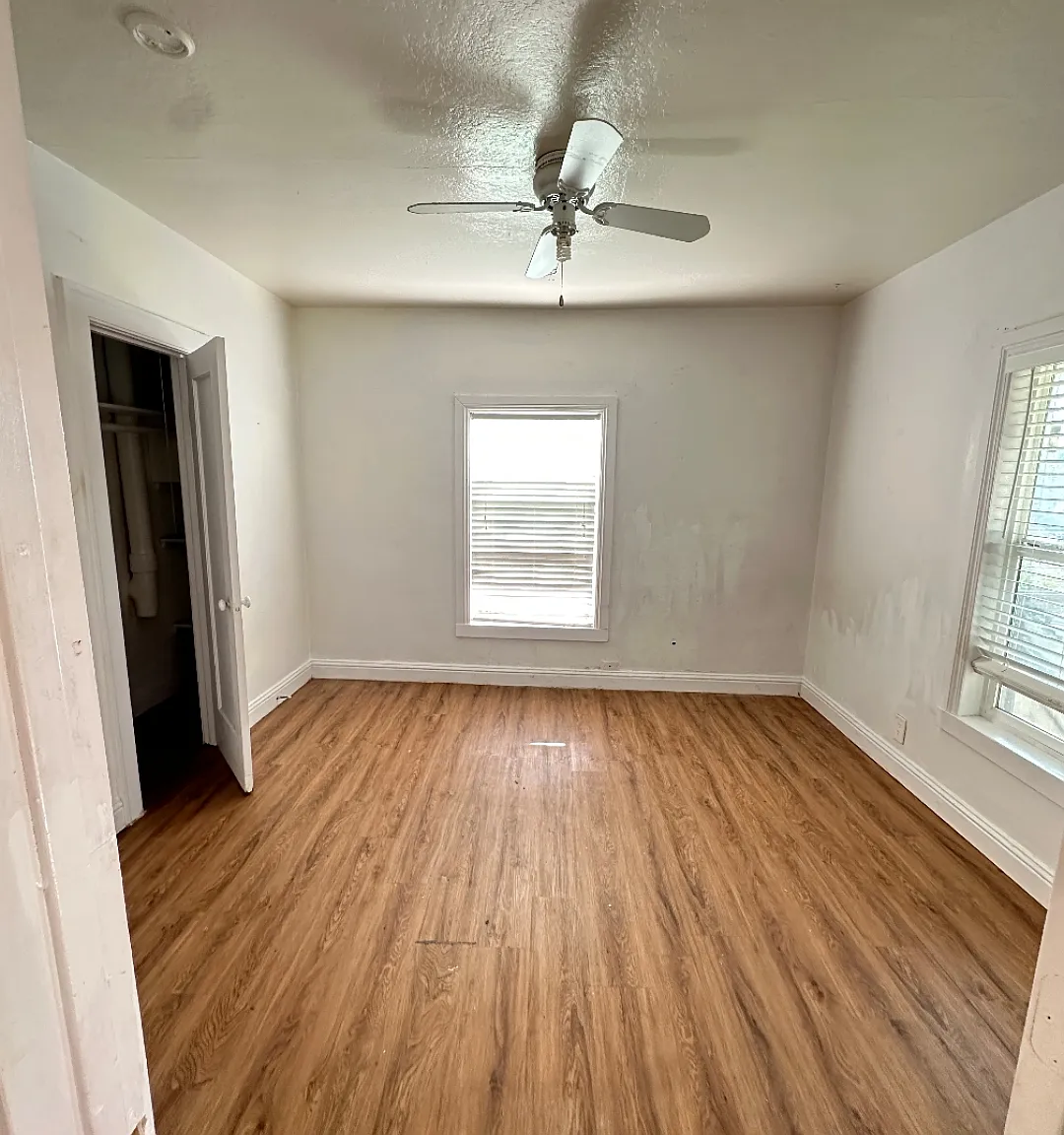 2 bed, 900 sqft, $1,700 — Photo 2