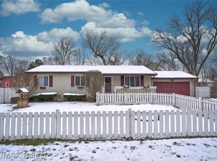 1056 Harding Dr, Flint, MI 48507