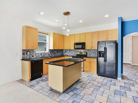 2nd image of 4137 Yeats St