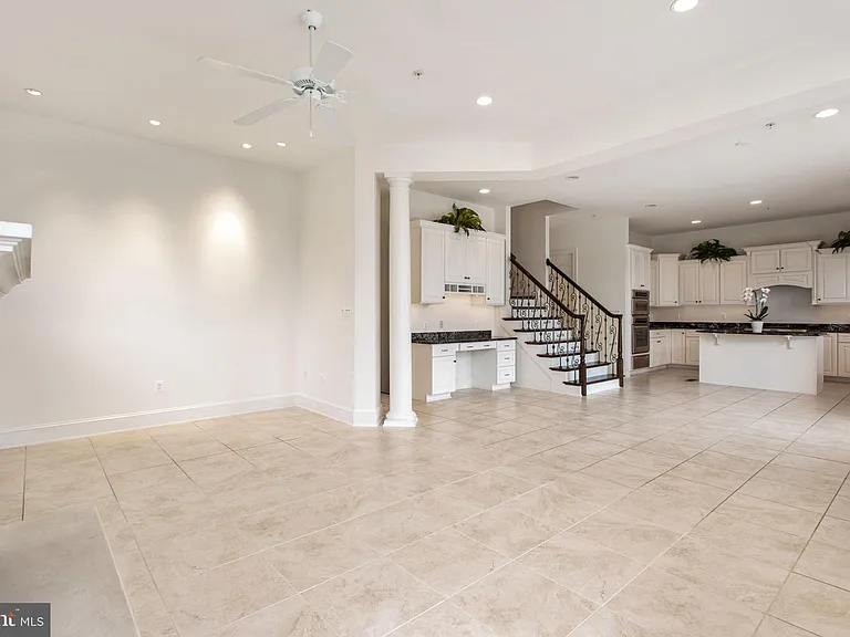 8319 Quarry Manor Ter — Photo 24