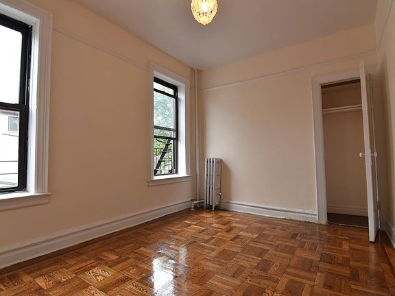 4th image of 909 Avenue T APT B8