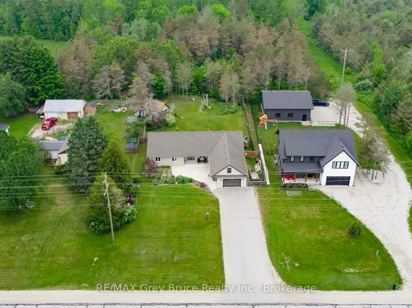 236 Bruce St, South Bruce Peninsula, ON N0H 1P0
